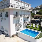 Aaa Anic Amazing Apartments Deluxe